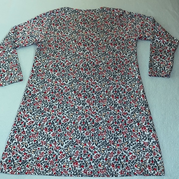 LAND’S END floral ditzy print long sleeve round neckline soft NEW size M - Picture 3 of 10